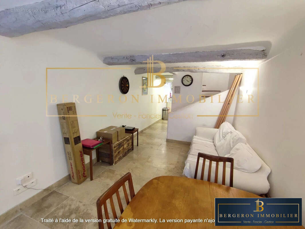 Maison à SAINT-CEZAIRE-SUR-SIAGNE