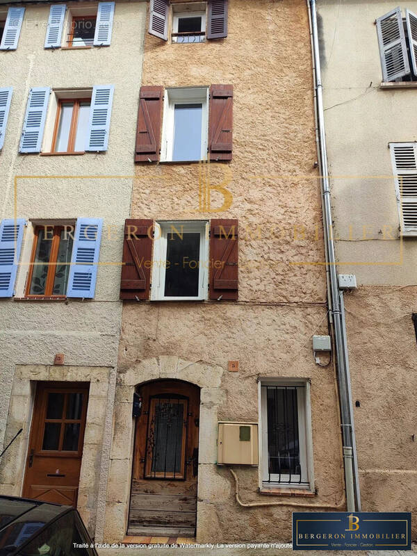 Maison à SAINT-CEZAIRE-SUR-SIAGNE