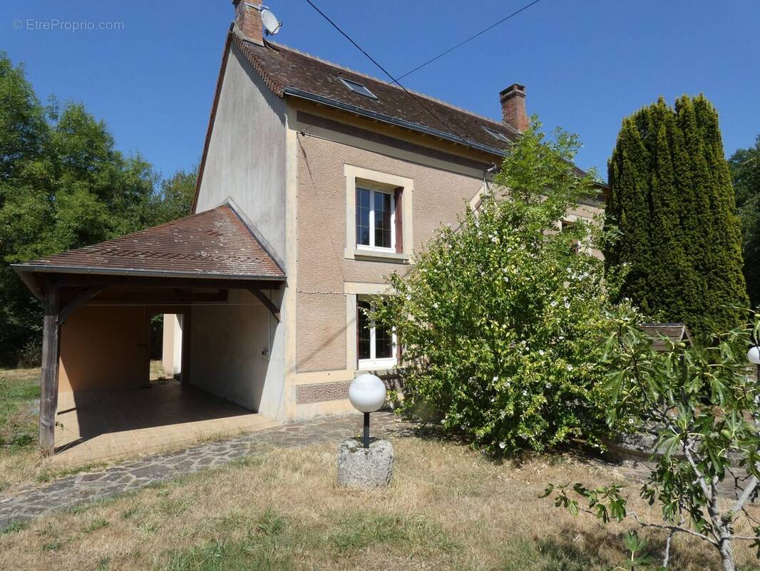 Maison à CHATELUS-MALVALEIX