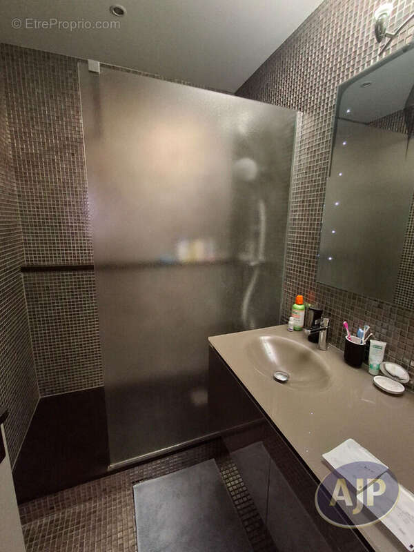 Appartement à PARIS-8E