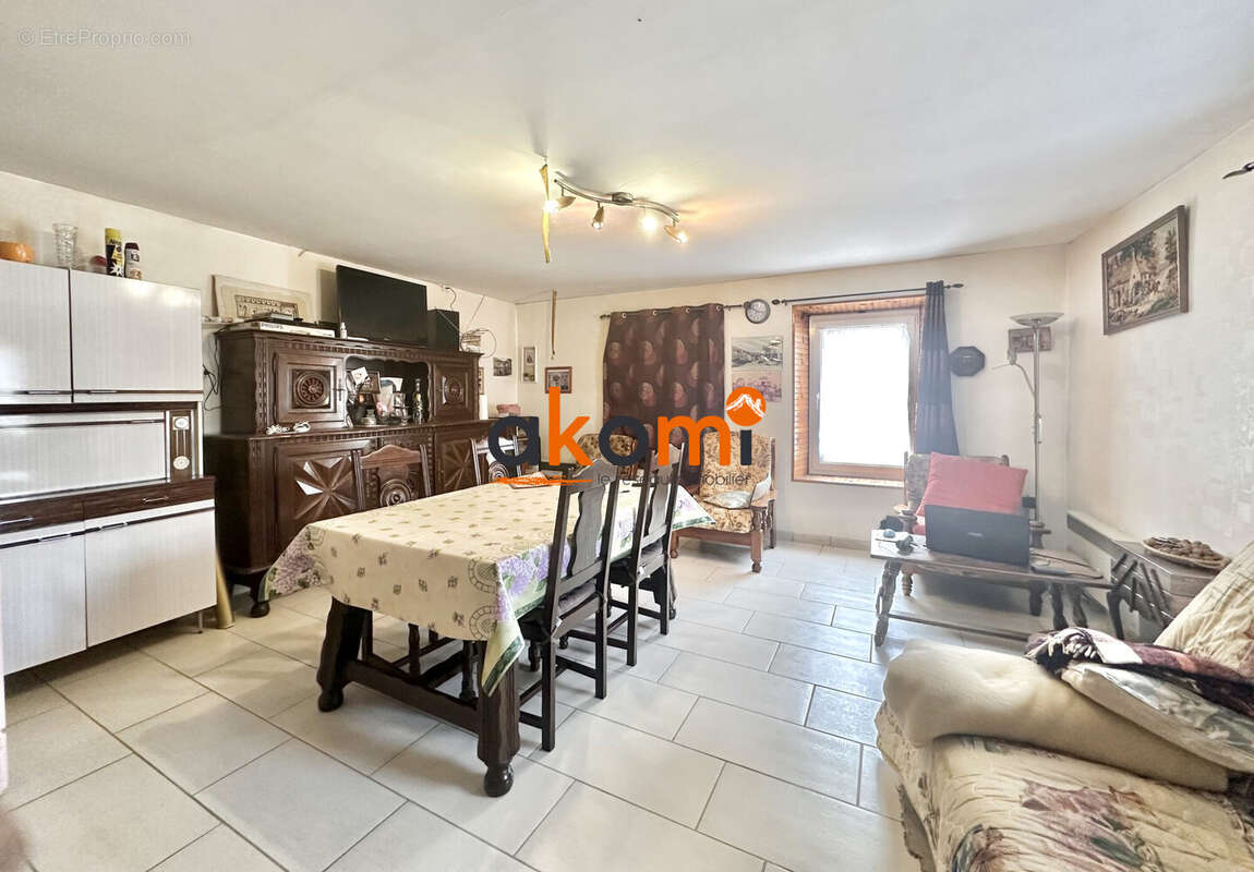 Séjour 1 - Maison à LA CHAPELLE-DEVANT-BRUYERES