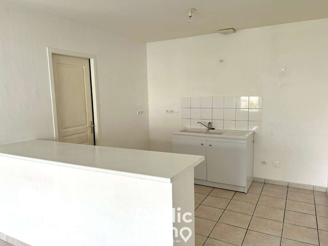 Maison à AMBARES-ET-LAGRAVE