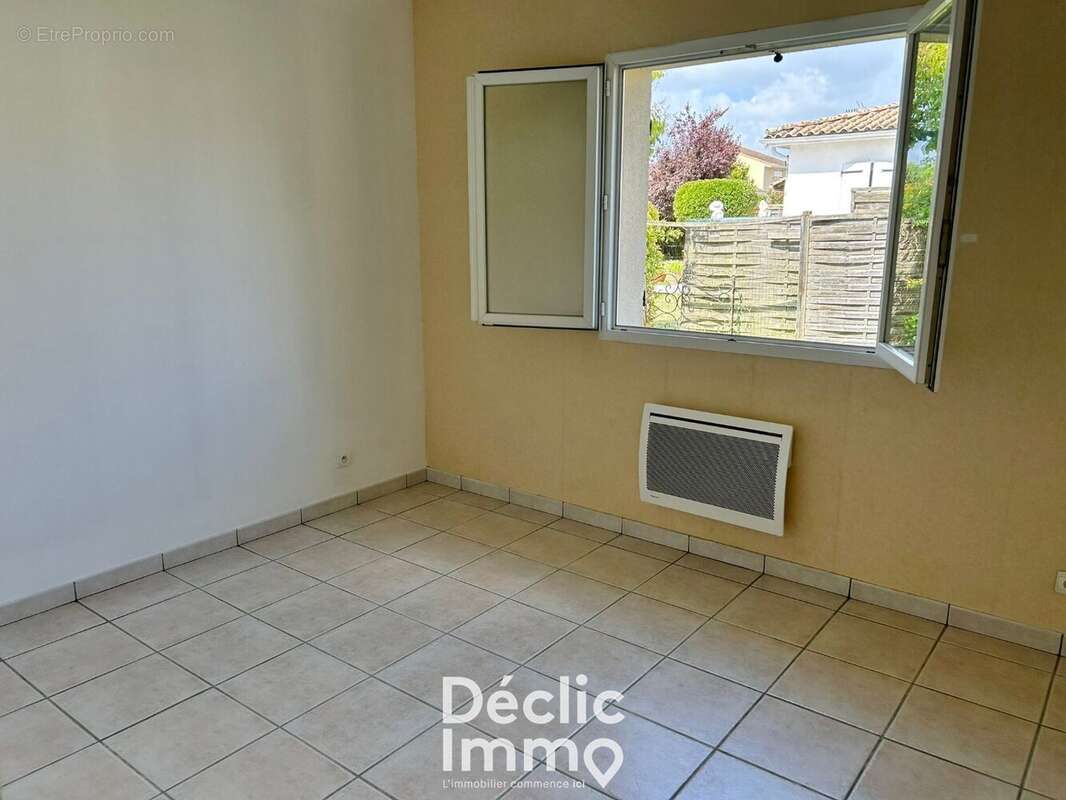 Maison à AMBARES-ET-LAGRAVE