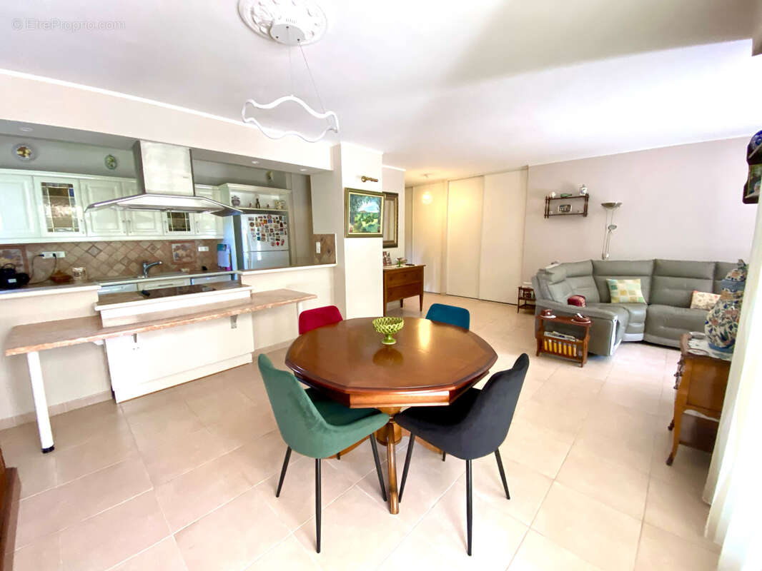 Appartement à LE CANNET