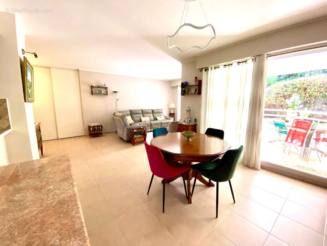 Appartement à LE CANNET