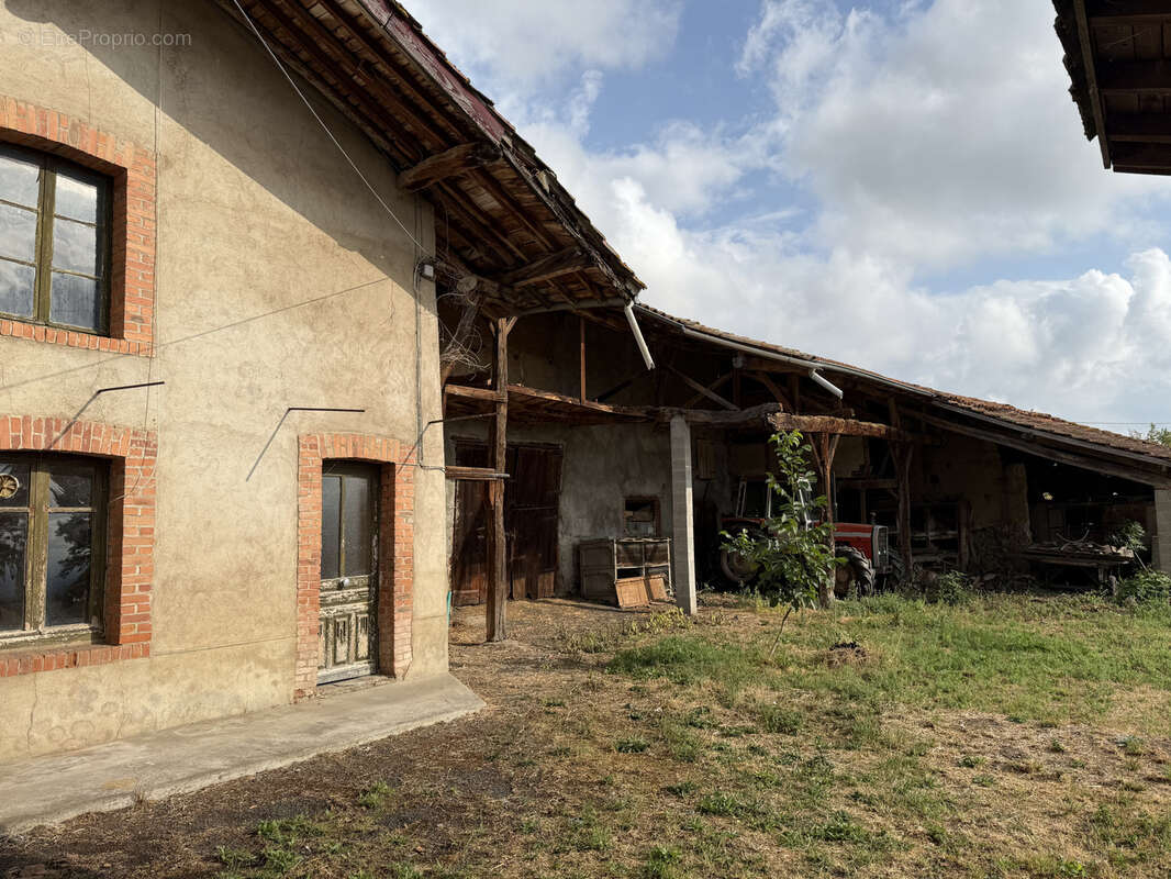 Maison à SAINT-MARTIN-LA-SAUVETE