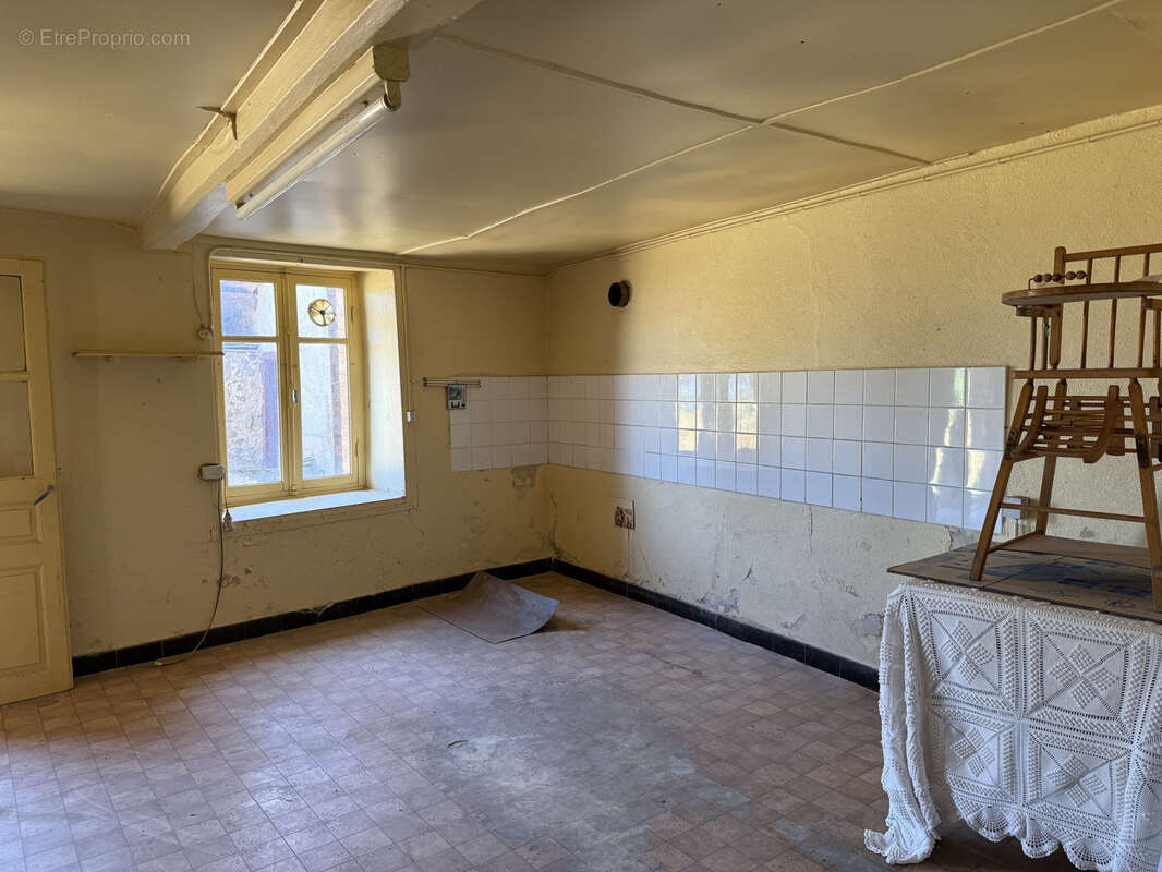 Maison à SAINT-MARTIN-LA-SAUVETE