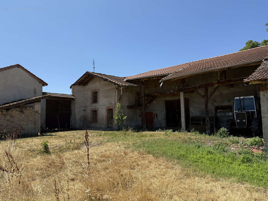 Maison à SAINT-MARTIN-LA-SAUVETE