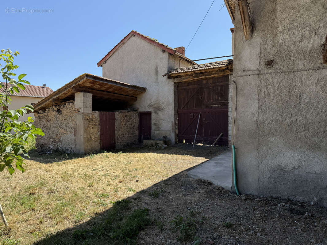 Maison à SAINT-MARTIN-LA-SAUVETE