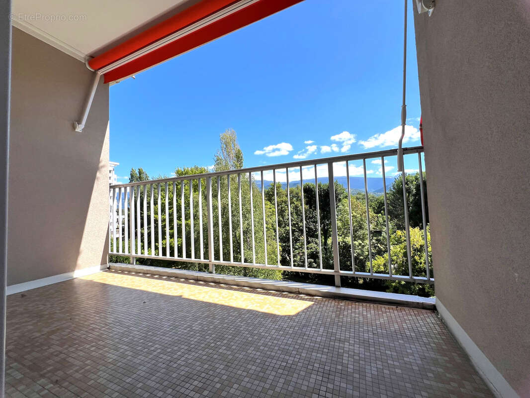 Appartement à MEYLAN