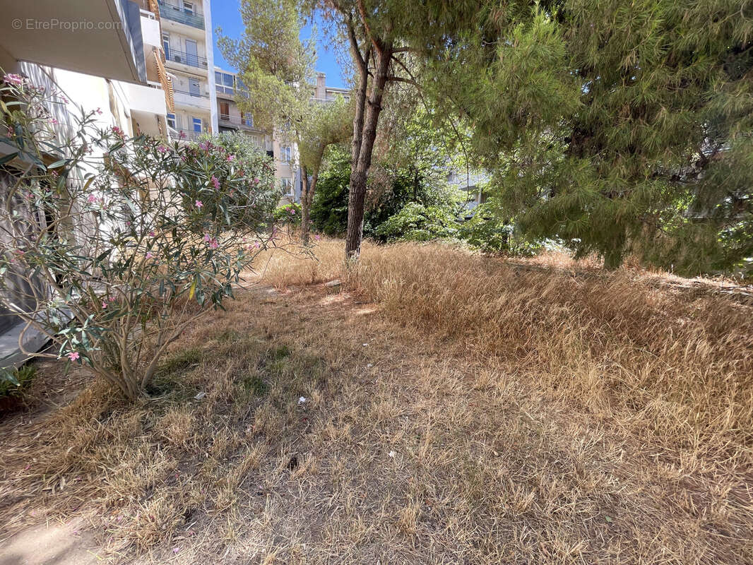 Commerce à MARSEILLE-5E