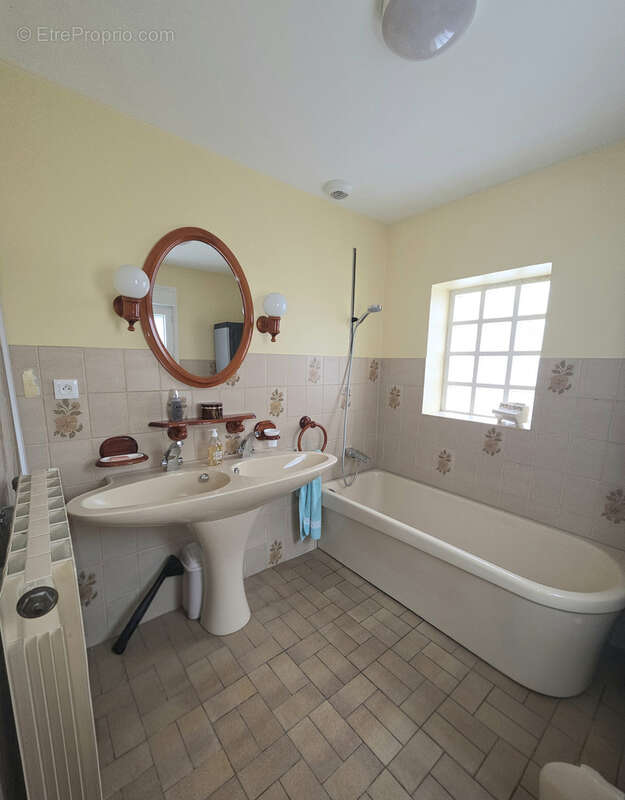 Maison à AULNOYE-AYMERIES