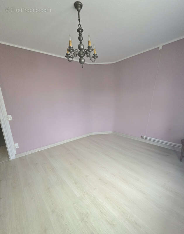 Maison à AULNOYE-AYMERIES