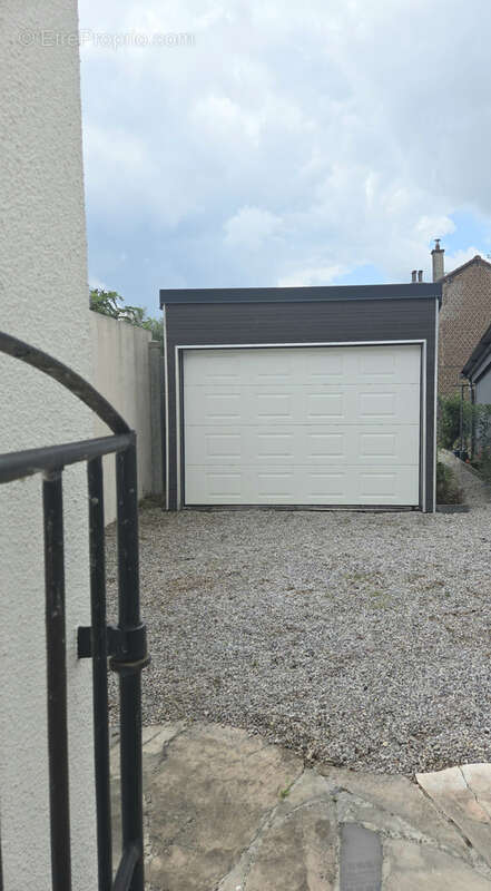 Maison à AULNOYE-AYMERIES