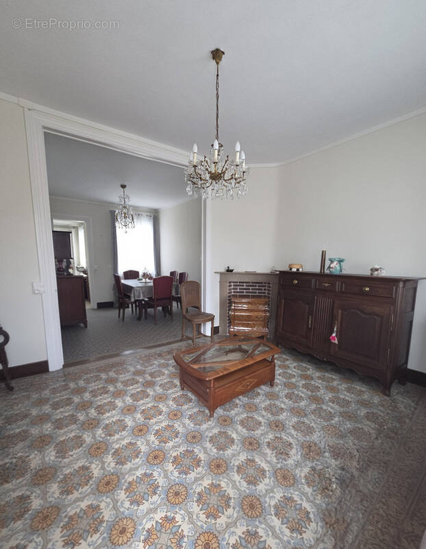 Maison à AULNOYE-AYMERIES