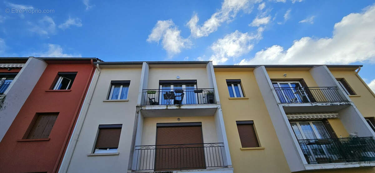 Appartement à SAINT-YORRE