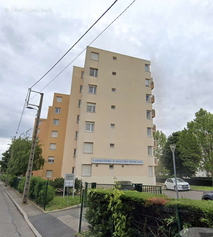 Parking à CALUIRE-ET-CUIRE