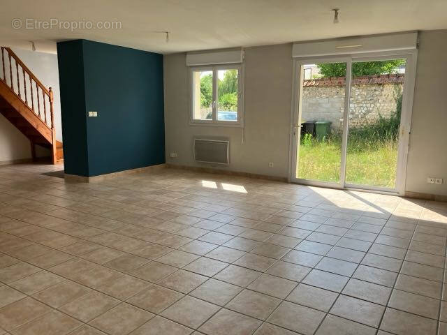 Maison à SAINT-ETIENNE-DU-VAUVRAY