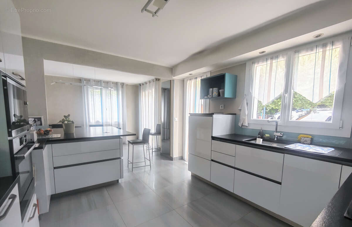 Maison à COLLONGES-AU-MONT-D&#039;OR