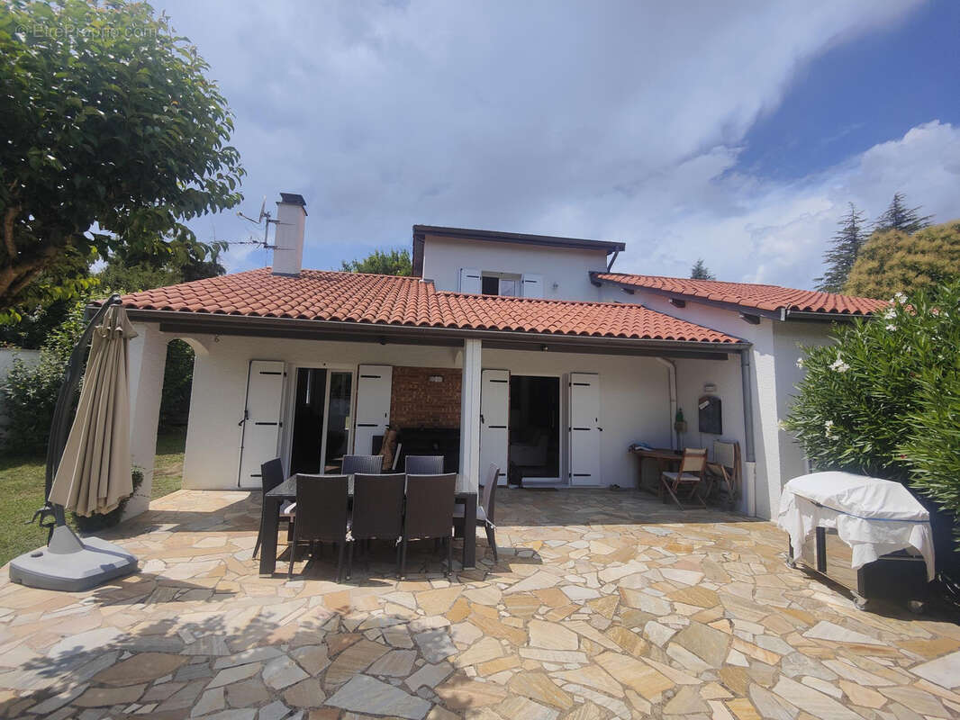 Maison à COLLONGES-AU-MONT-D&#039;OR