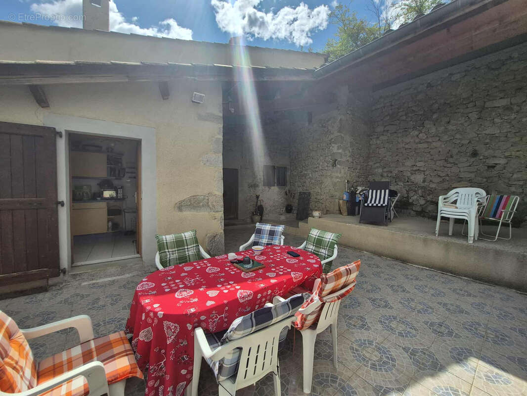 Maison à RECOUBEAU-JANSAC