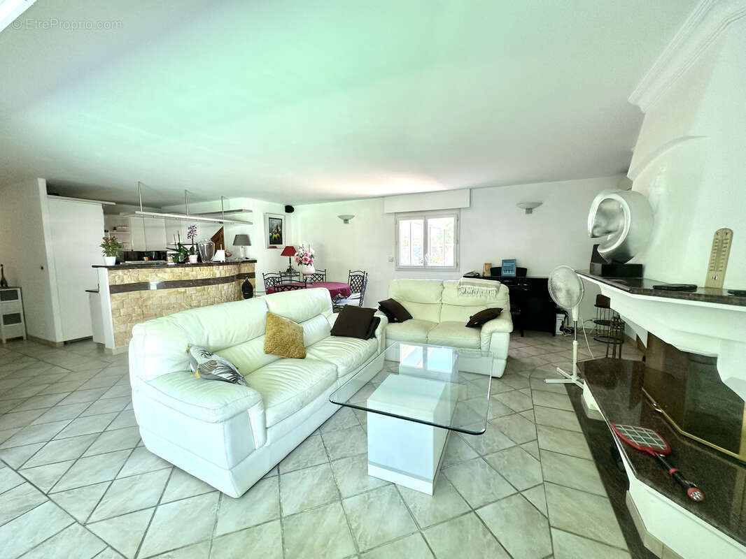 Maison à PUGET-SUR-ARGENS