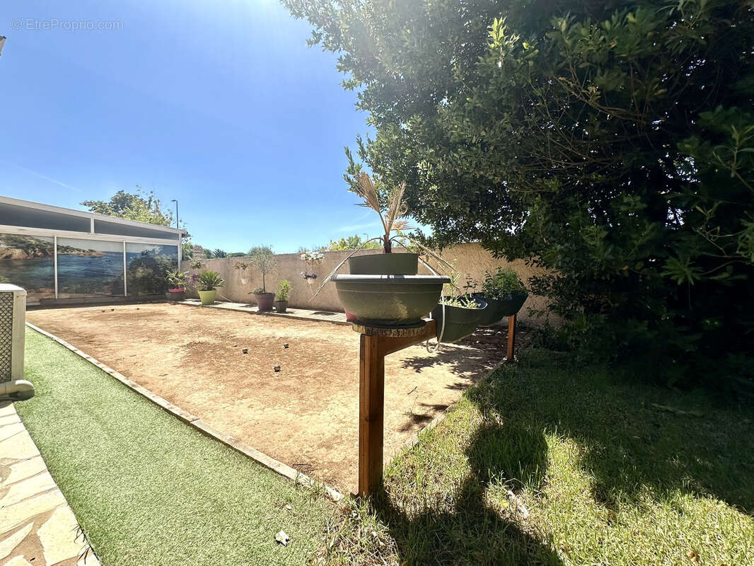 Maison à PUGET-SUR-ARGENS