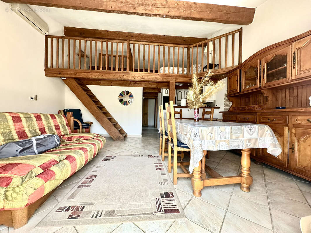 Maison à PUGET-SUR-ARGENS