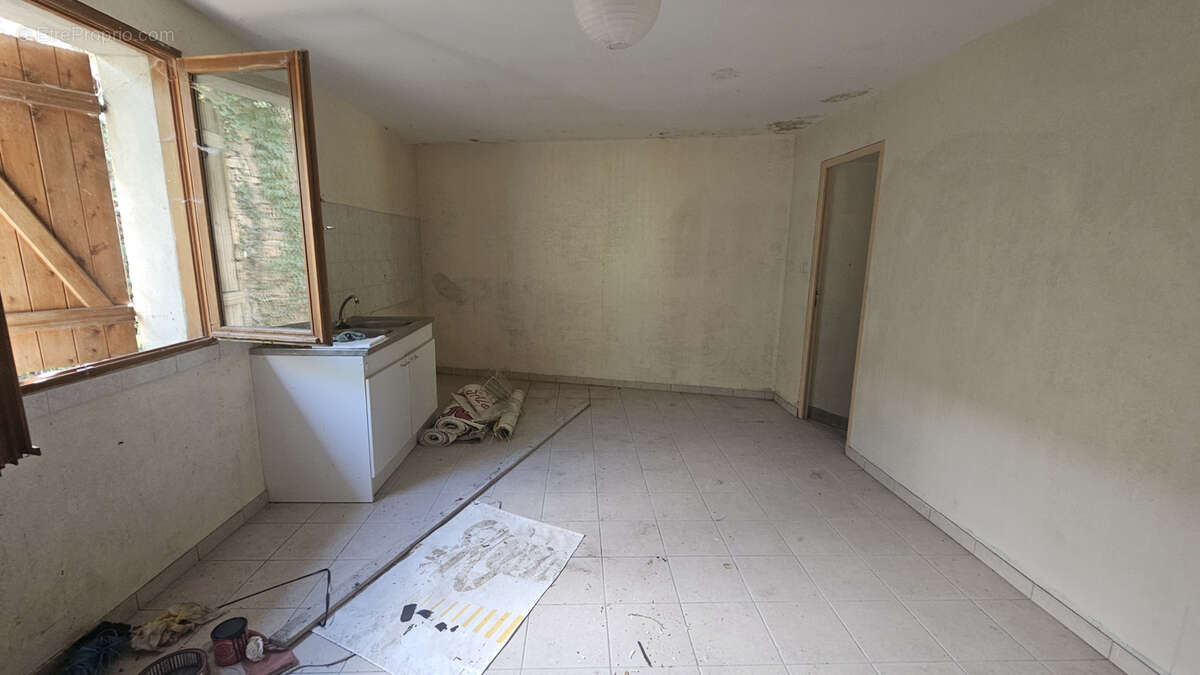 Maison à DOMPIERRE-LES-EGLISES