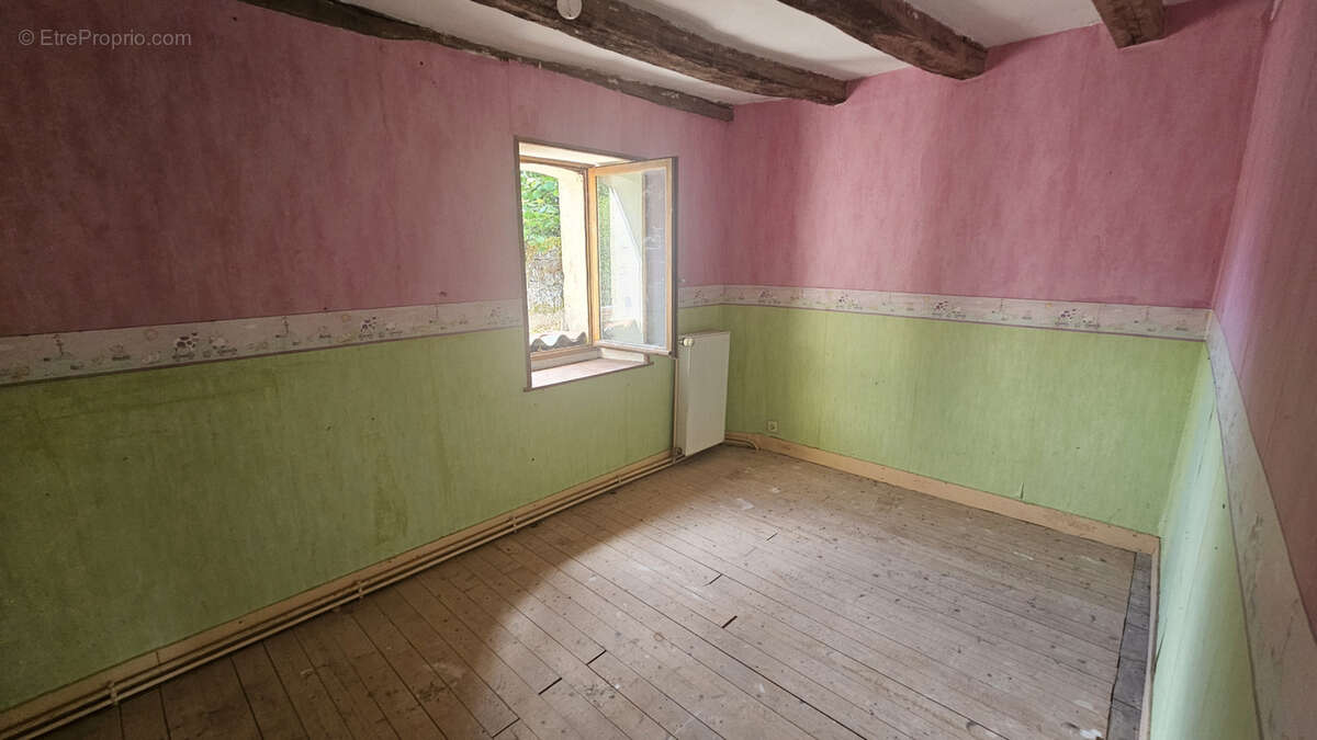 Maison à DOMPIERRE-LES-EGLISES