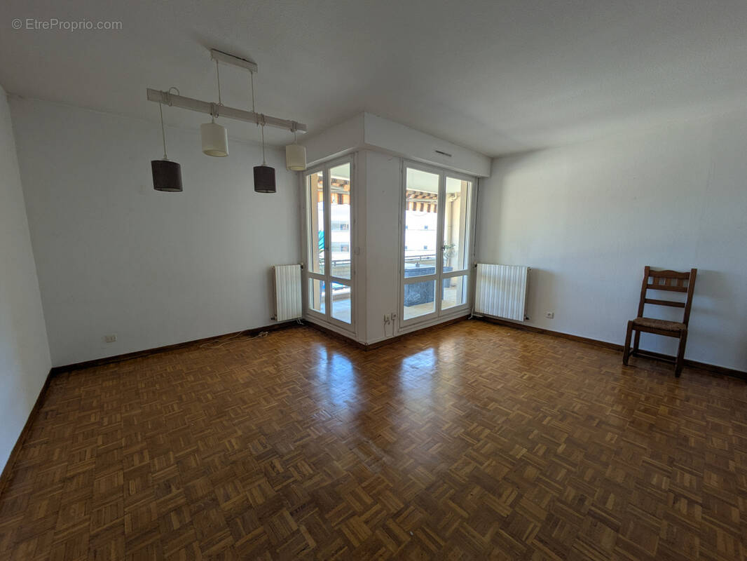 Appartement à PONT-SAINT-ESPRIT