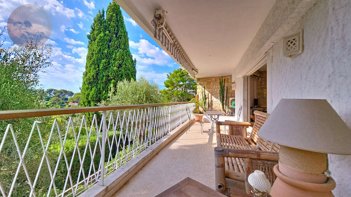 Appartement à LE CANNET