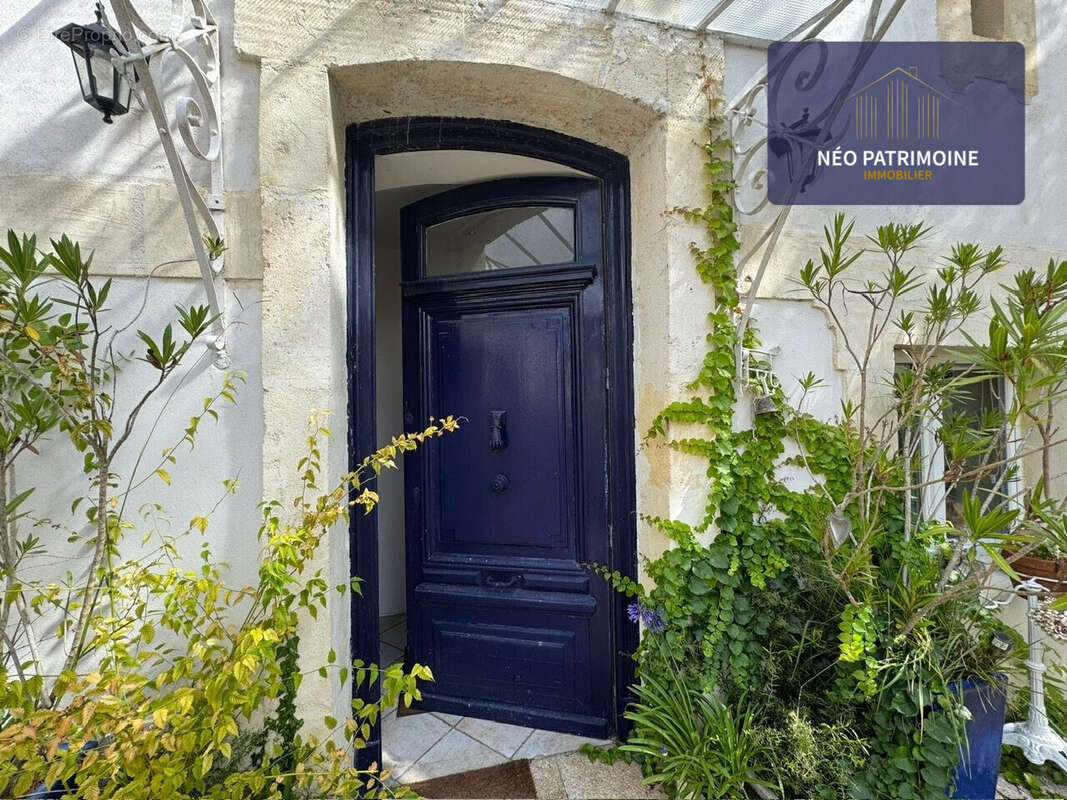 Maison à BEYCHAC-ET-CAILLAU