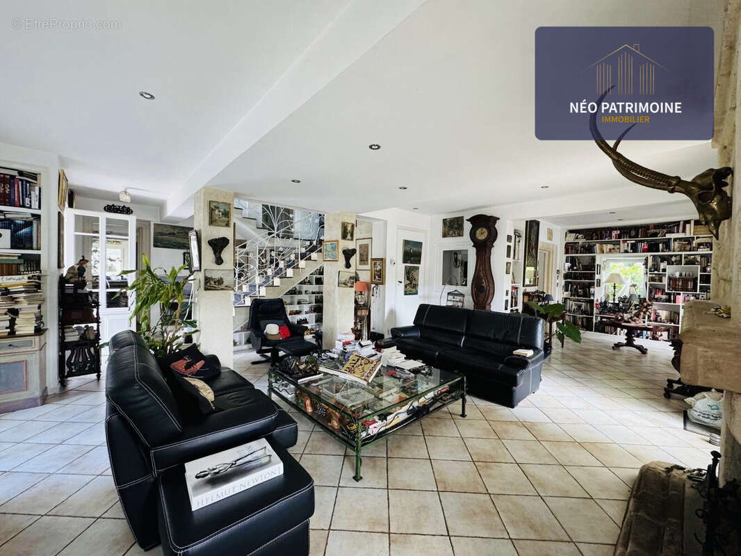 Maison à BEYCHAC-ET-CAILLAU