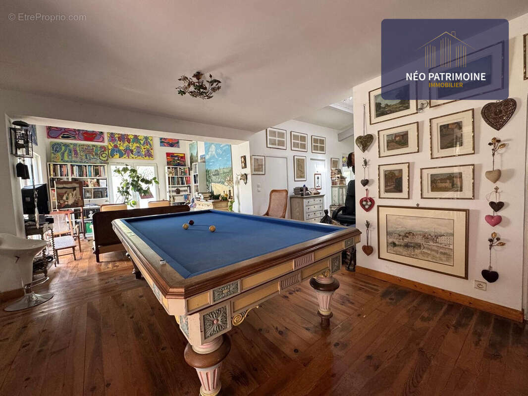 Maison à BEYCHAC-ET-CAILLAU