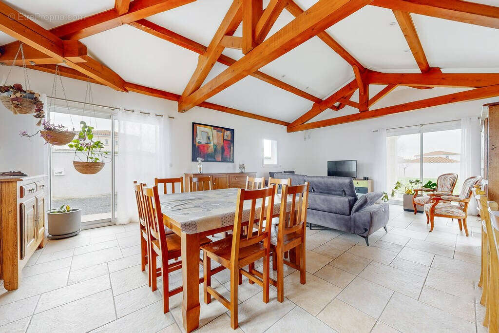 Maison à ANDREZIEUX-BOUTHEON