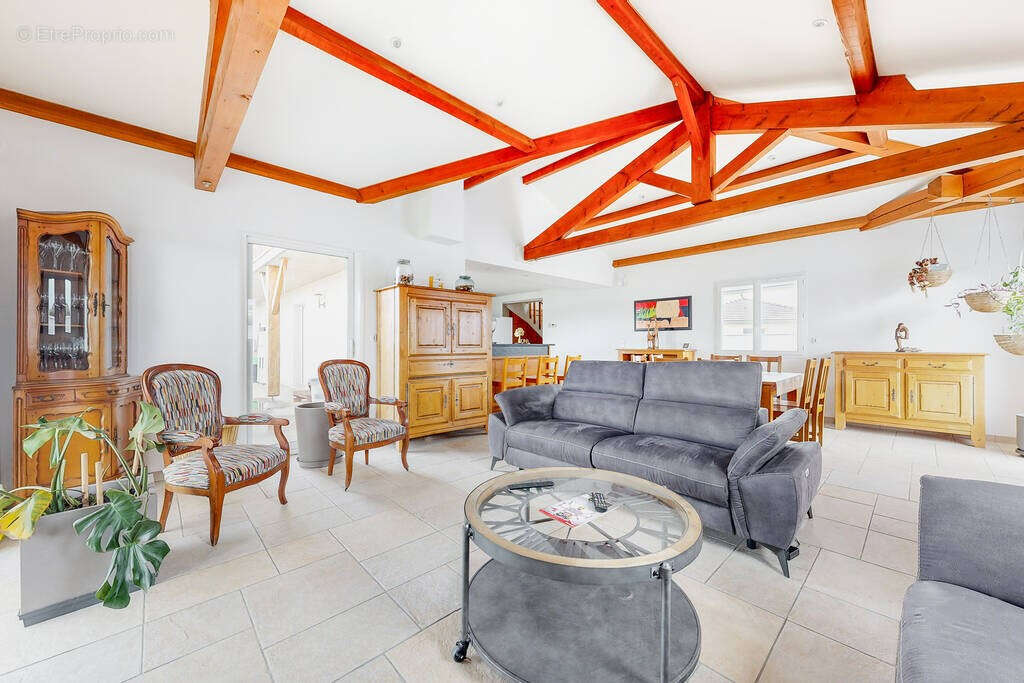 Maison à ANDREZIEUX-BOUTHEON