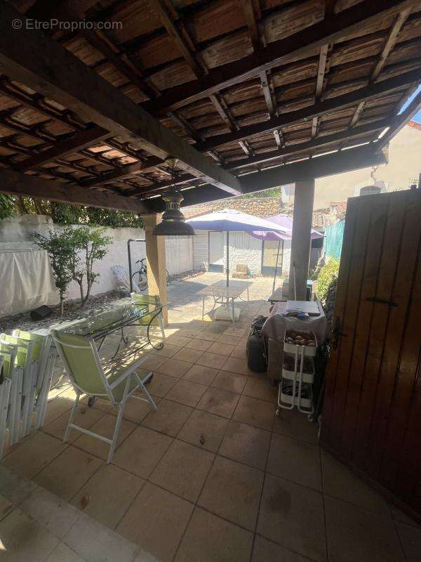 Maison à PELISSANNE