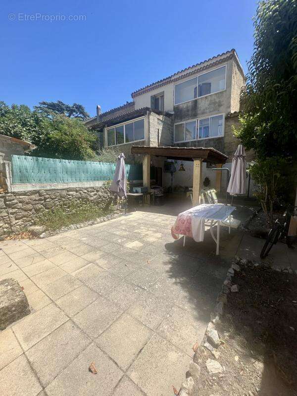 Maison à PELISSANNE