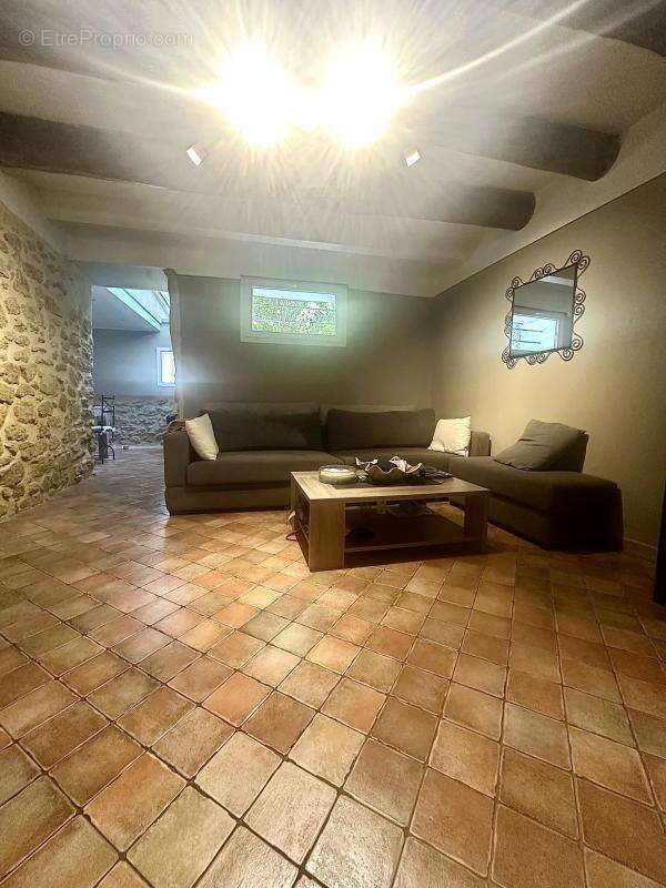 Maison à PELISSANNE