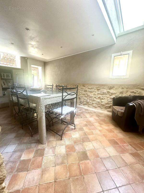 Maison à PELISSANNE