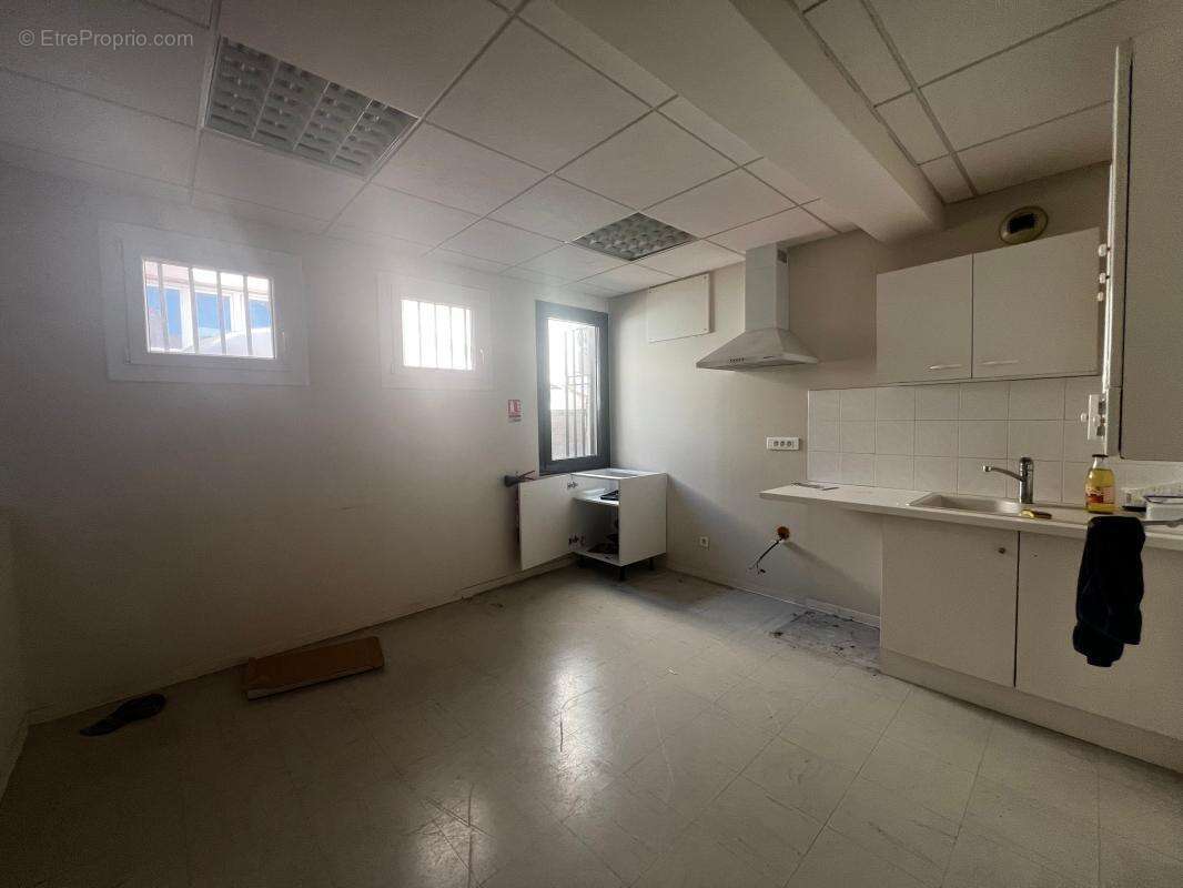 Commerce à MARSEILLE-15E