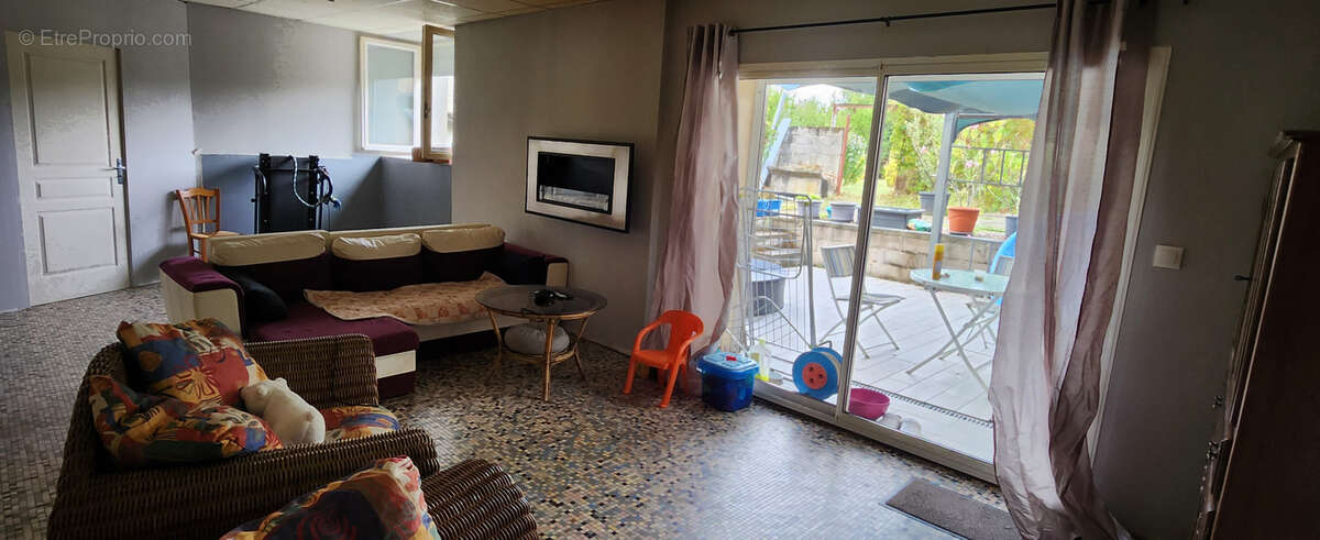 Maison à MIRANDOL-BOURGNOUNAC