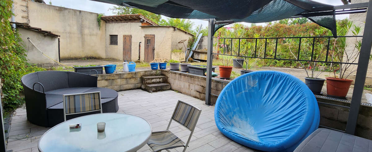 Maison à MIRANDOL-BOURGNOUNAC