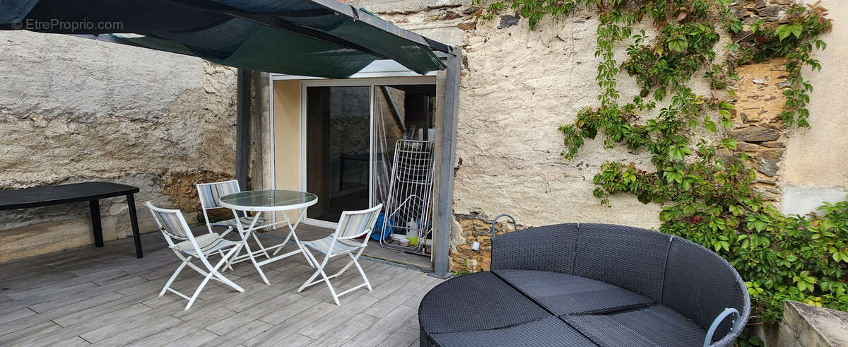 Maison à MIRANDOL-BOURGNOUNAC