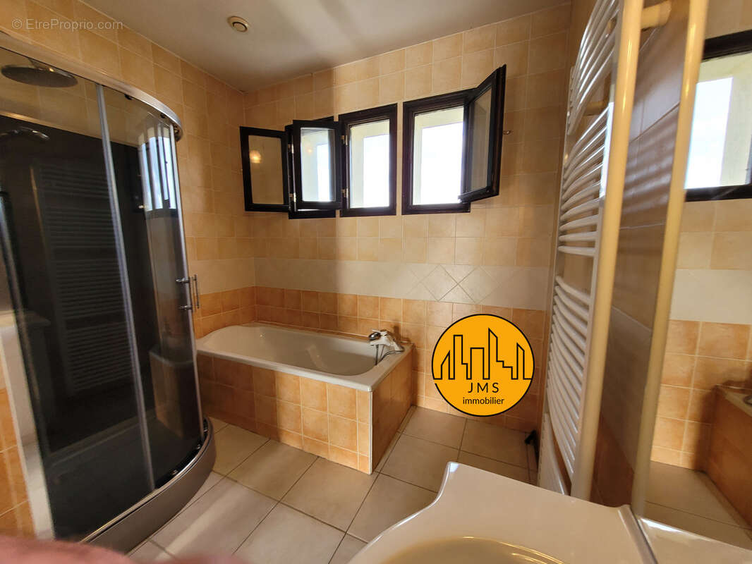 Maison à MONETAY-SUR-ALLIER