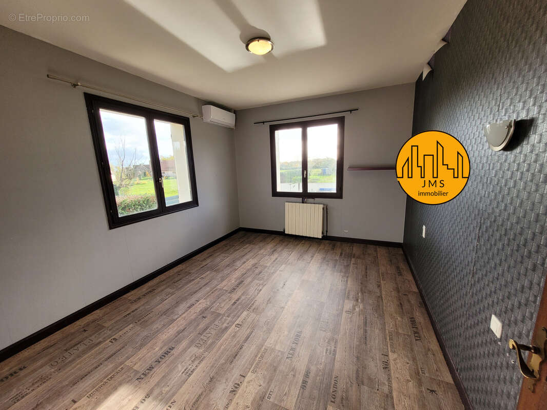 Maison à MONETAY-SUR-ALLIER