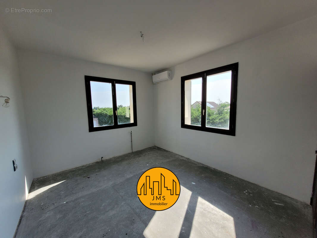 Maison à MONETAY-SUR-ALLIER