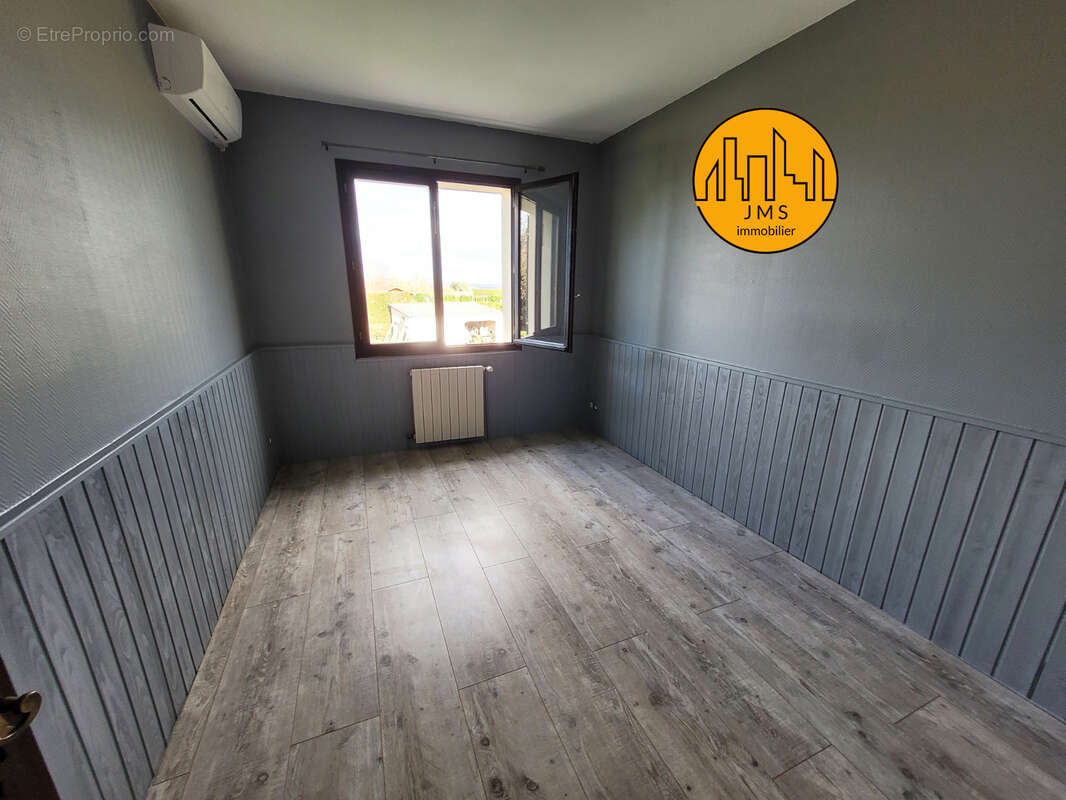 Maison à MONETAY-SUR-ALLIER