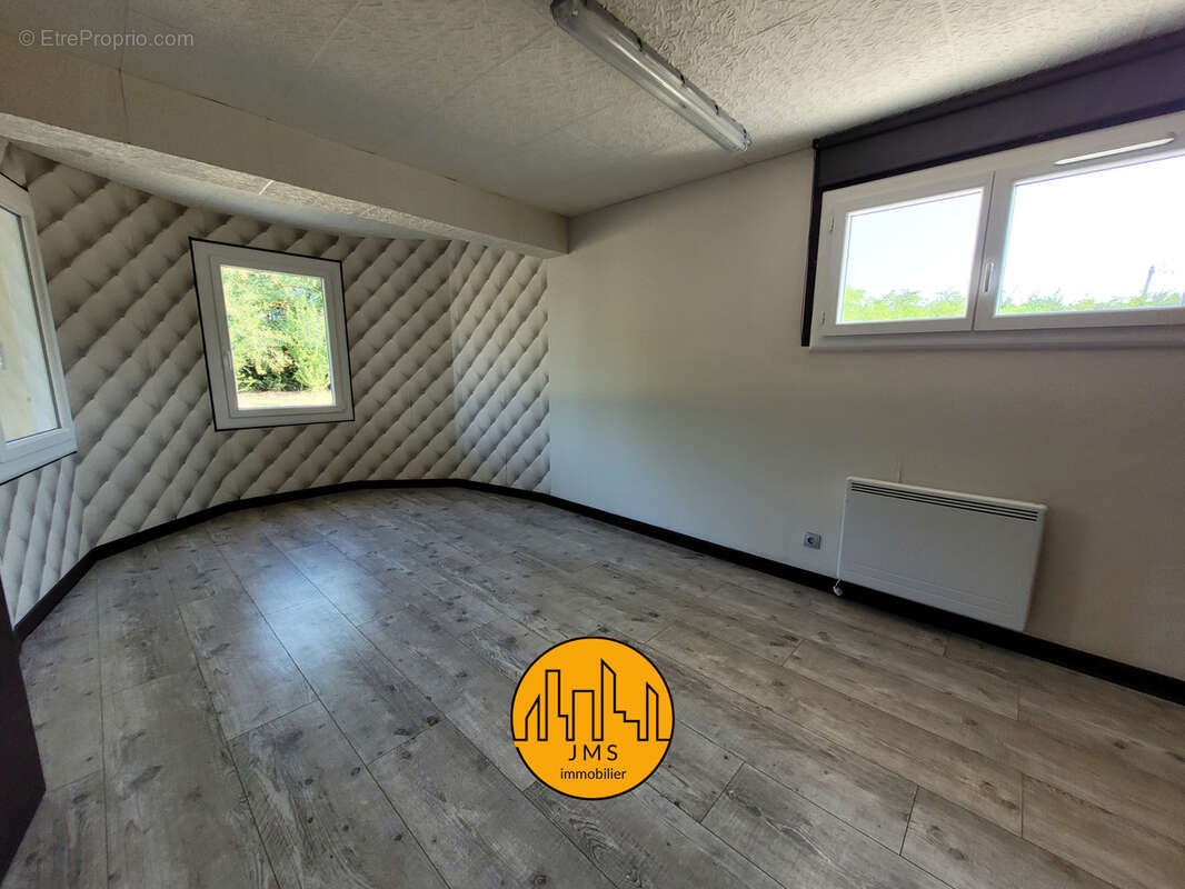 Maison à MONETAY-SUR-ALLIER